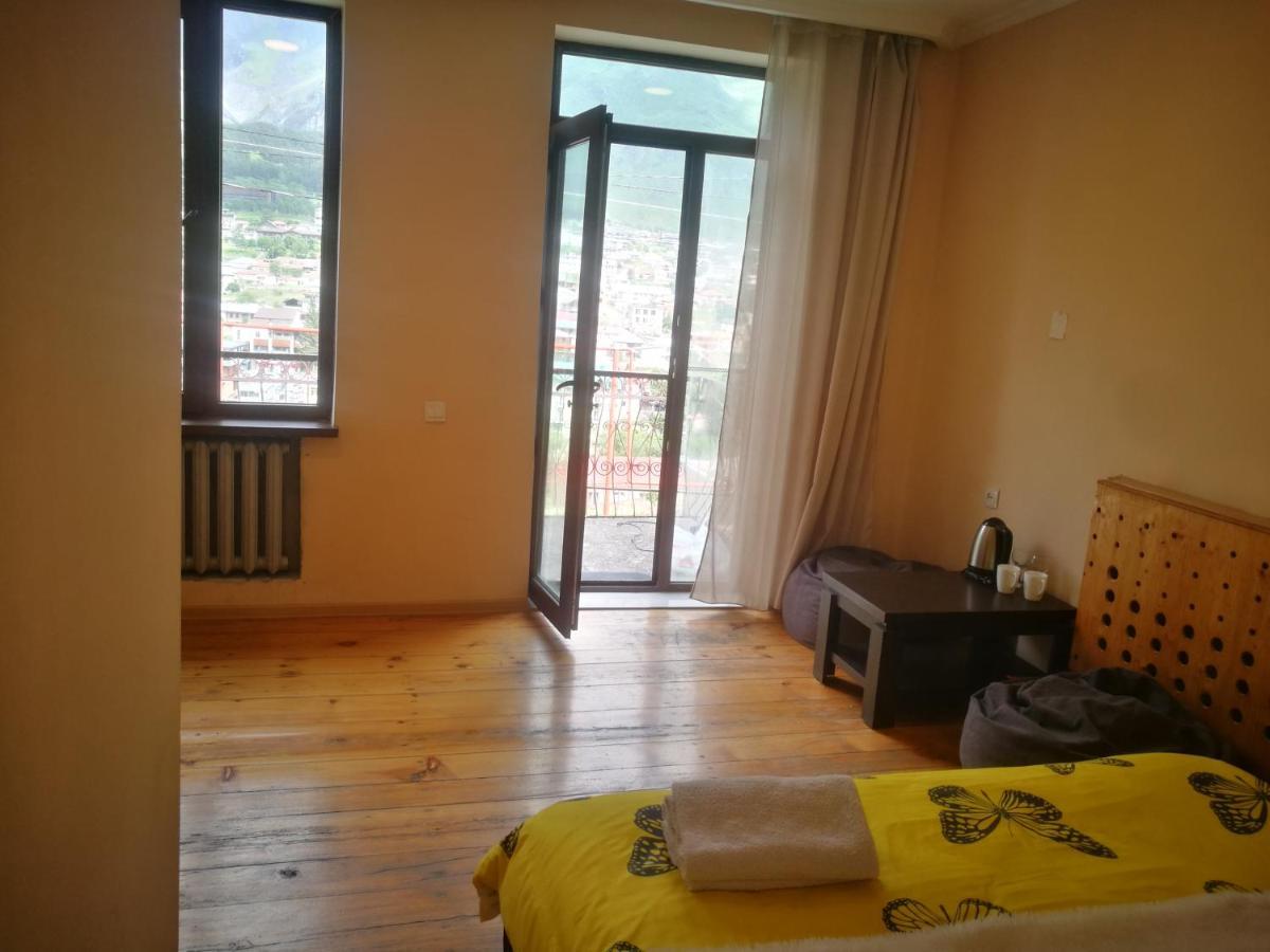 Belas Guesthouse Казбеги Екстериор снимка
