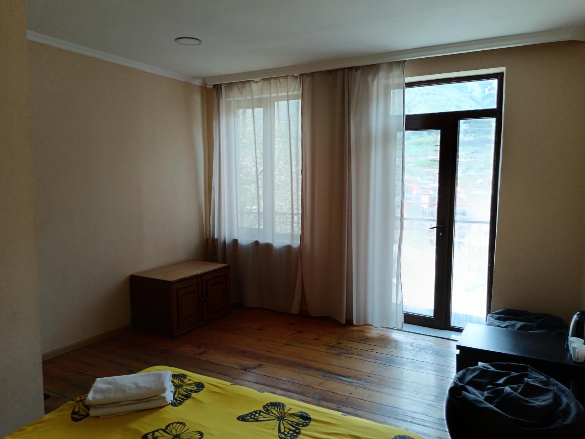 Belas Guesthouse Казбеги Екстериор снимка