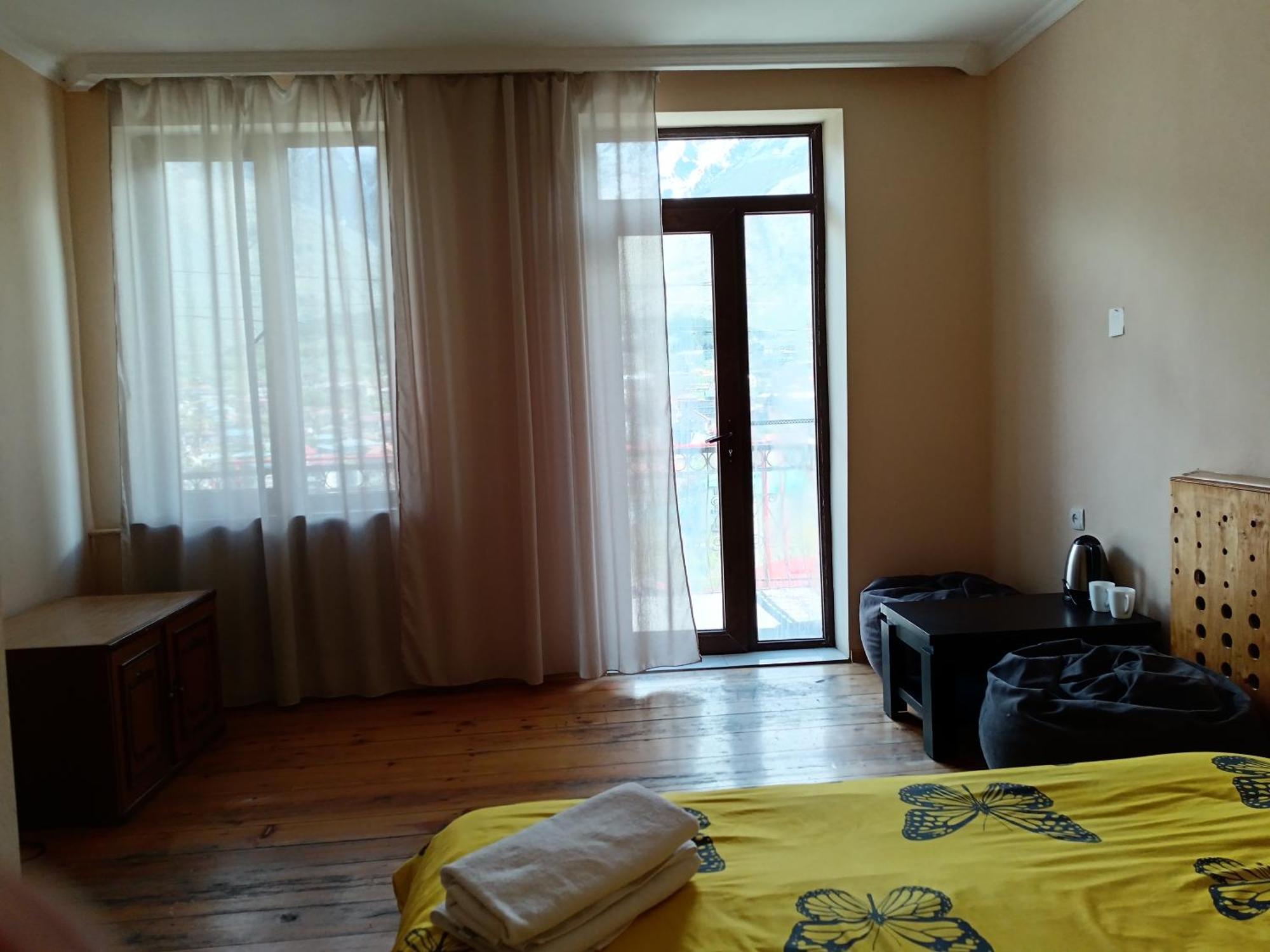 Belas Guesthouse Казбеги Екстериор снимка